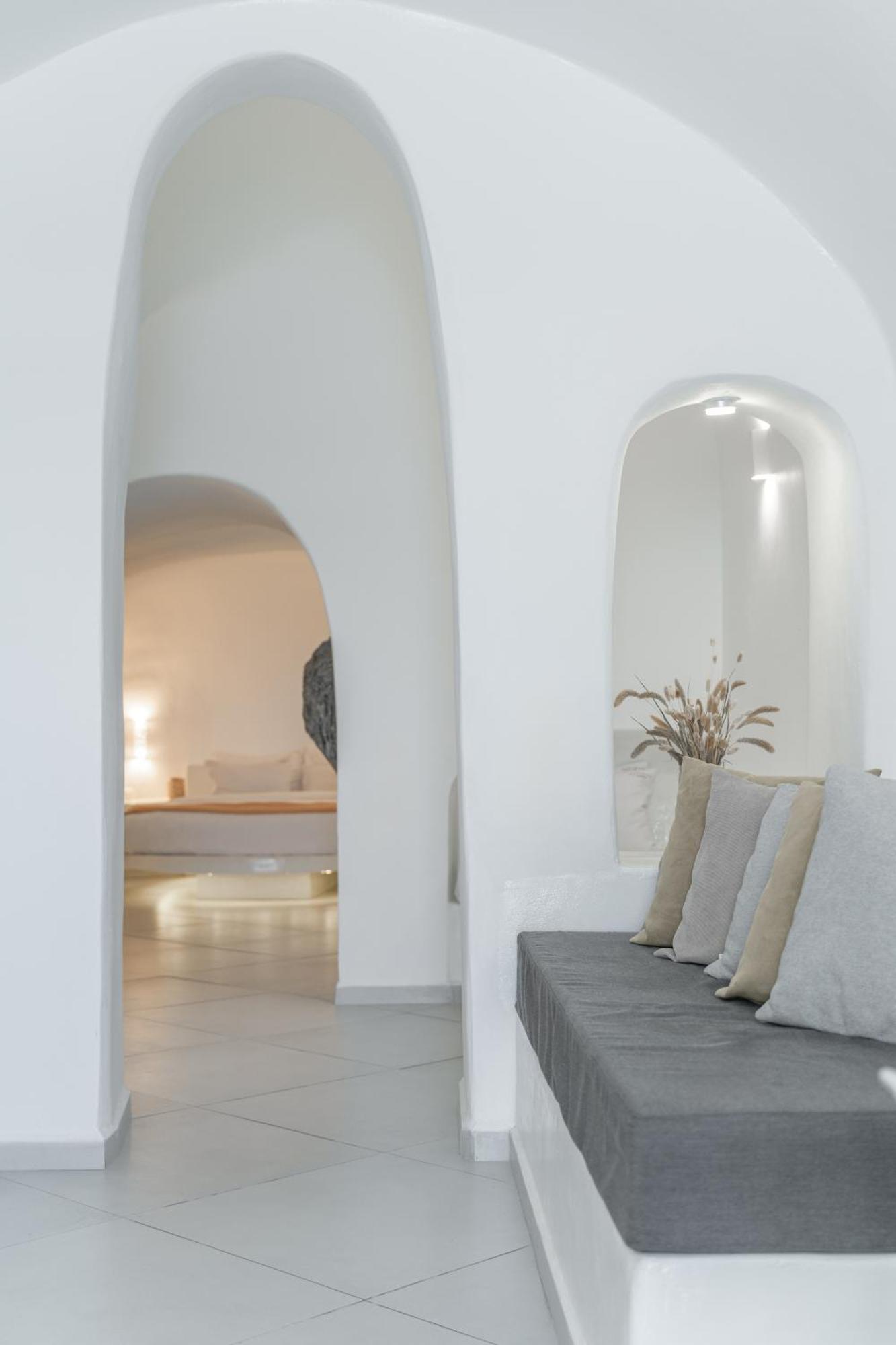 Luxus Vip Suites Oia  Bagian luar foto
