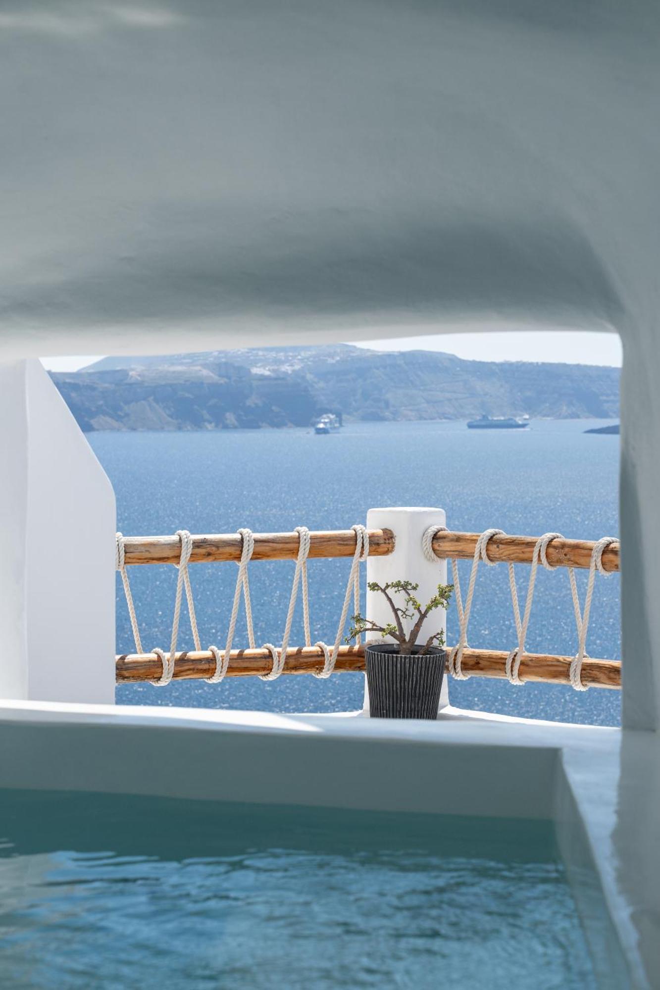 Luxus Vip Suites Oia  Bagian luar foto