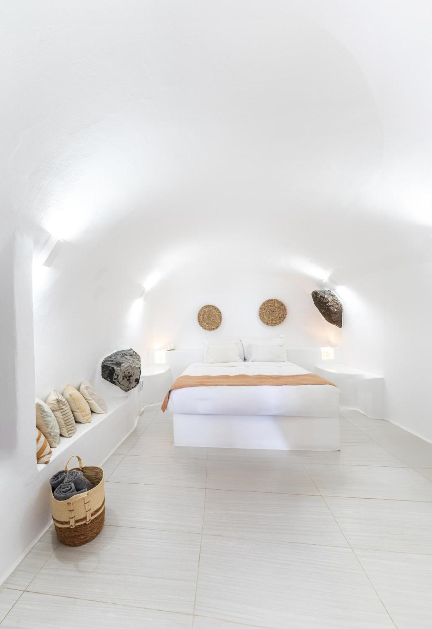 Luxus Vip Suites Oia  Bagian luar foto